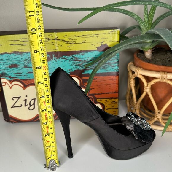 Zigi Soho Black Satin Peep-Toe Platform Heels Crystal Rosette Stiletto size 8 - Picture 10 of 12